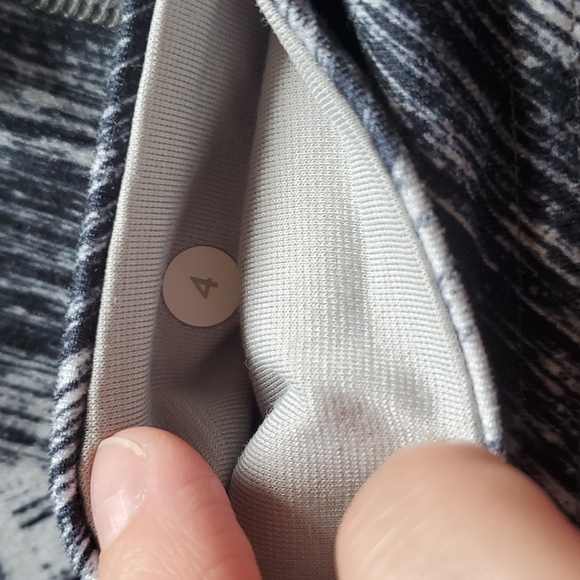 Lululemon Capri Leggings pattern - Picture 4 of 4